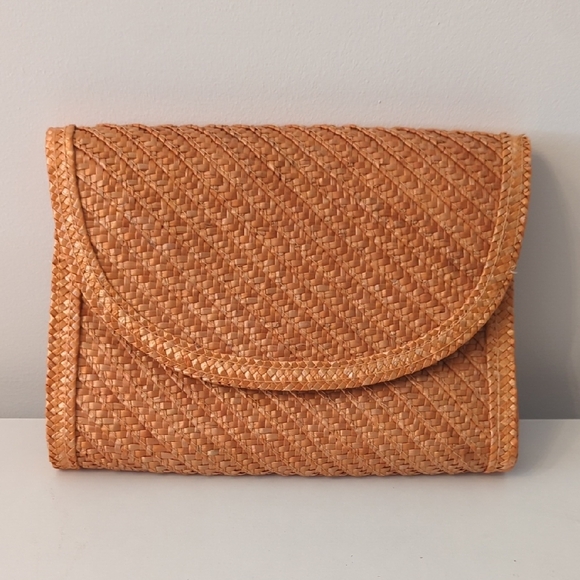 Lesco Handbags - Vintage Orange Woven Clutch